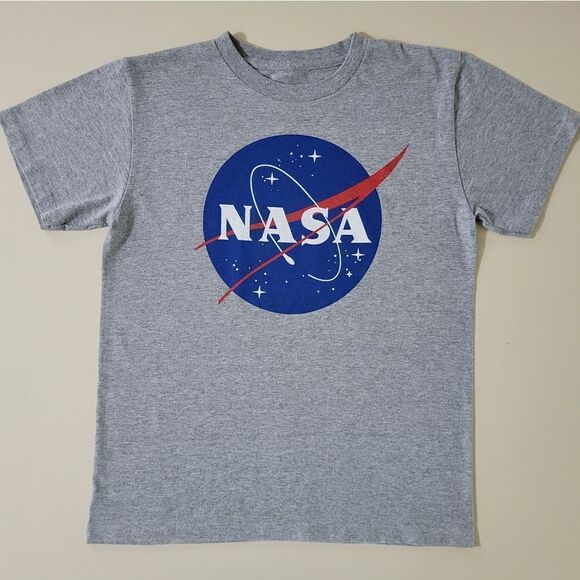 Buzz Aldrin Boy's Gray Crewneck Short Sleeve NASA Graphic T-Shirt - Picture 1 of 10